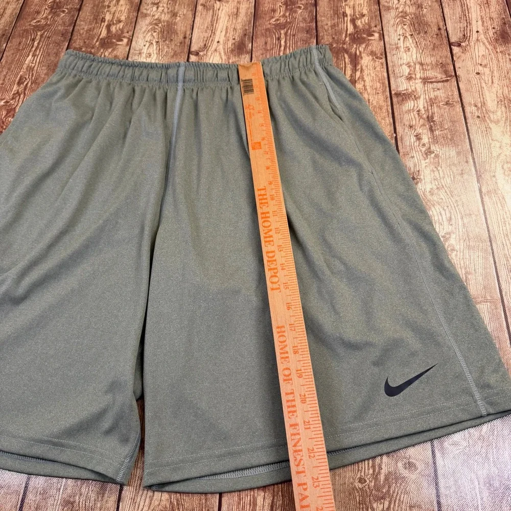 Nike Dri Fit Athletic Shorts Mens Extra Large Green Elastic Waist Pockets